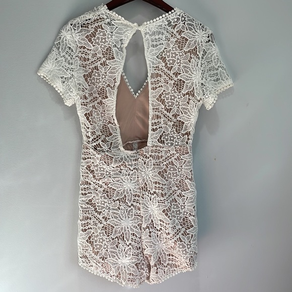 NWOT Love Tree White Lace Romper size S - Picture 4 of 7